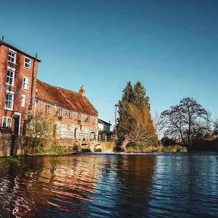 The Old Mill Hotel Salisbury Exterior foto