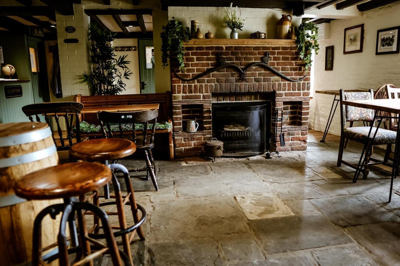 The Old Mill Hotel Salisbury Exterior foto